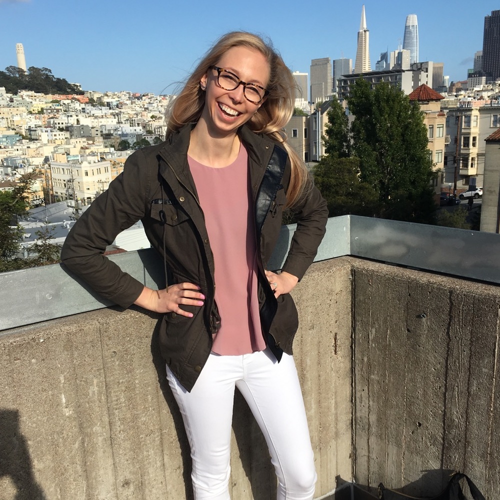 Meet your Posher, Hilary